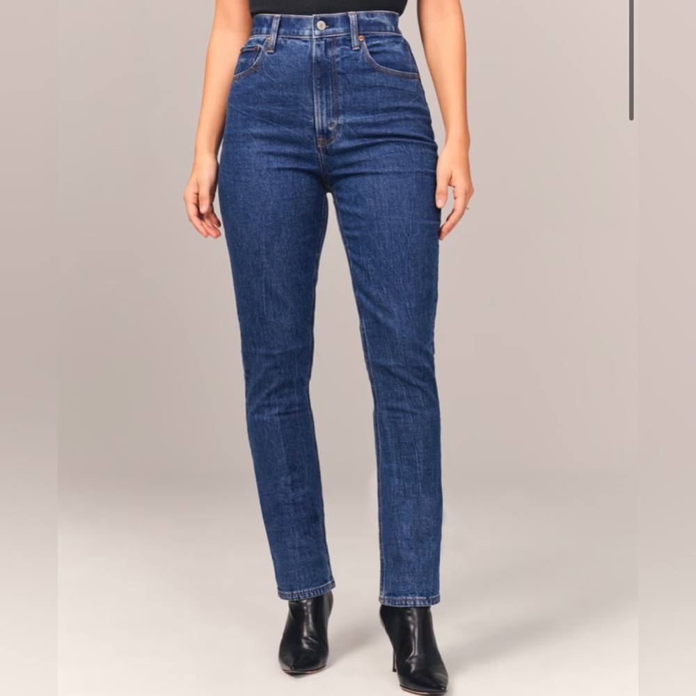 Curve Love Ultra High Rise 90s Slim Straight Jean